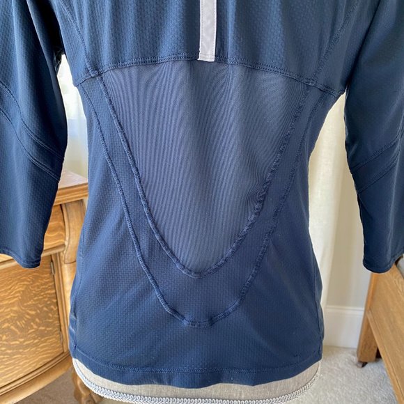 Nike Dri-Fit Reflective Quarter Zip Top - Picture 8 of 11